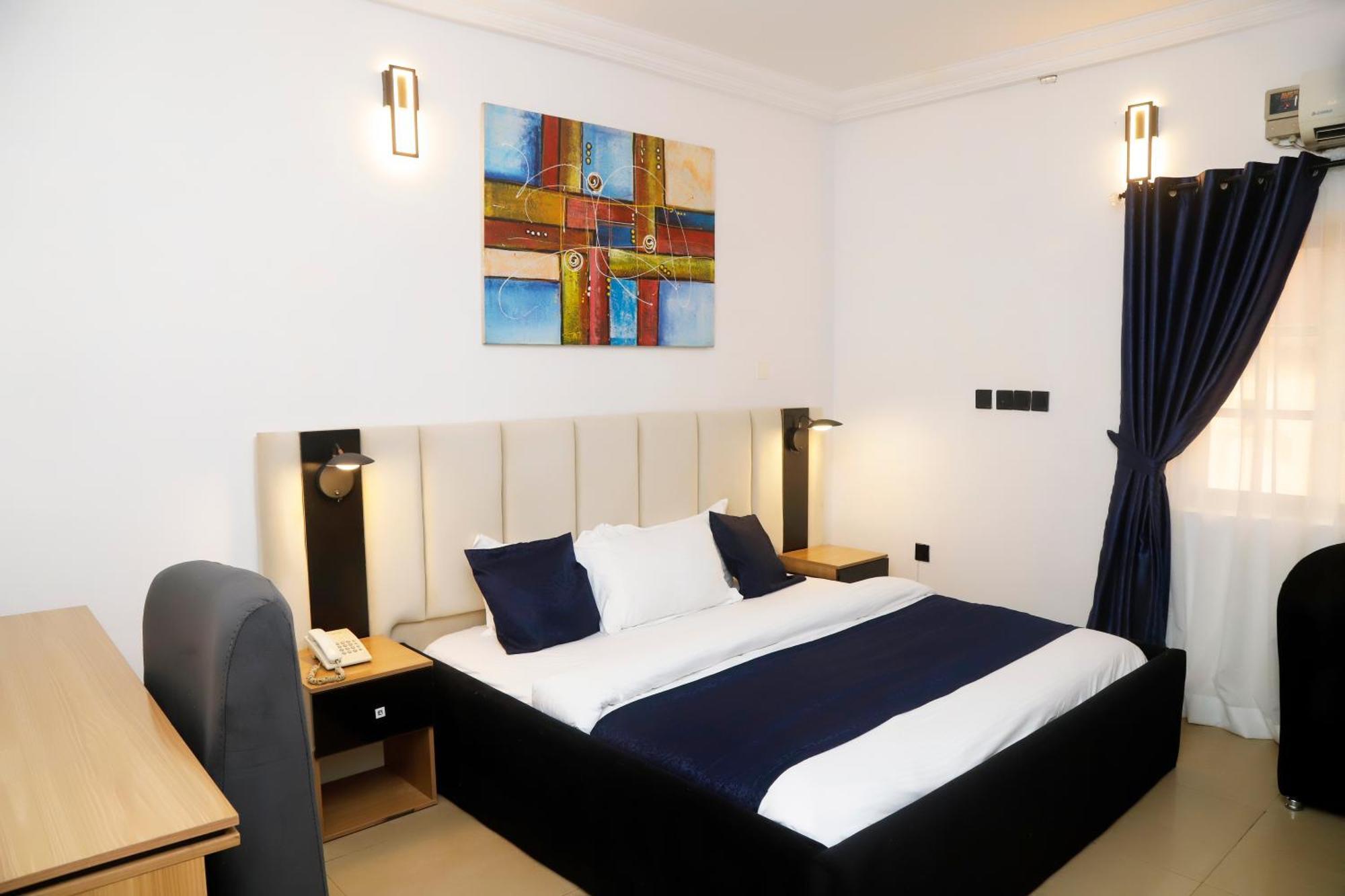 Western Dreams Hotel Абуджа Экстерьер фото