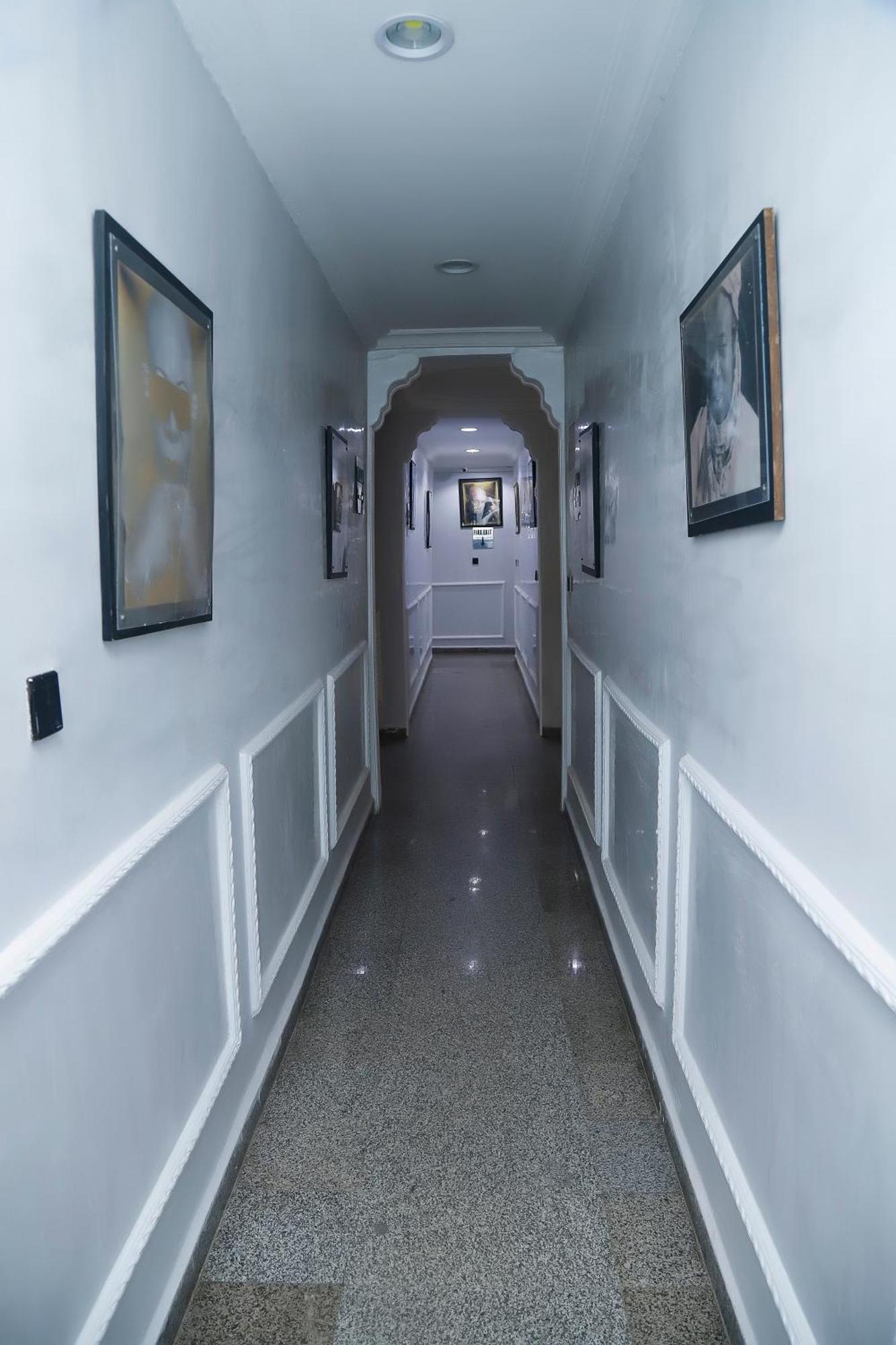 Western Dreams Hotel Абуджа Экстерьер фото