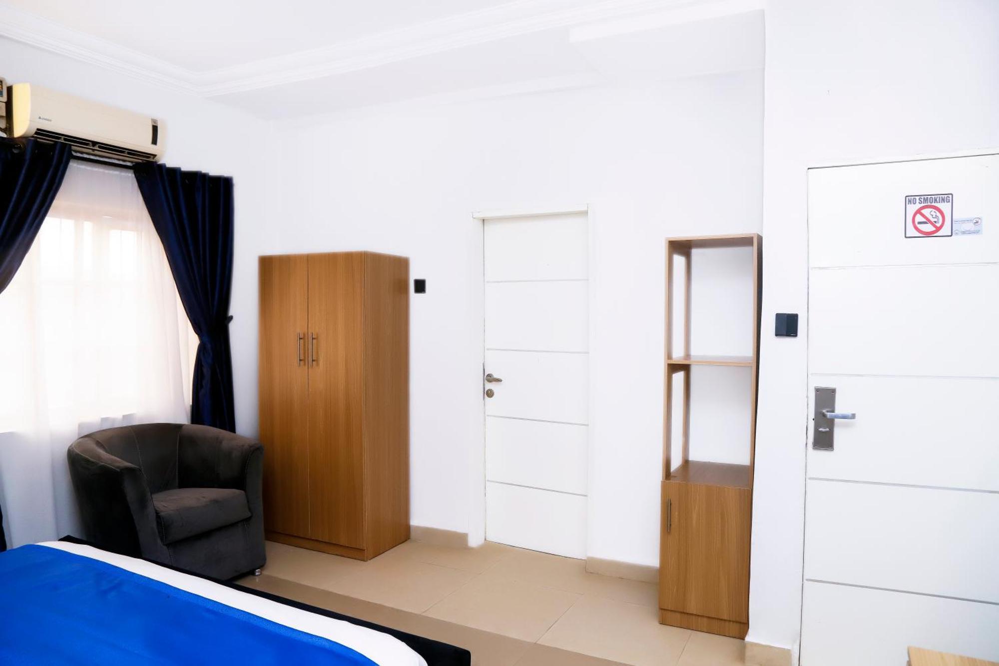 Western Dreams Hotel Абуджа Экстерьер фото