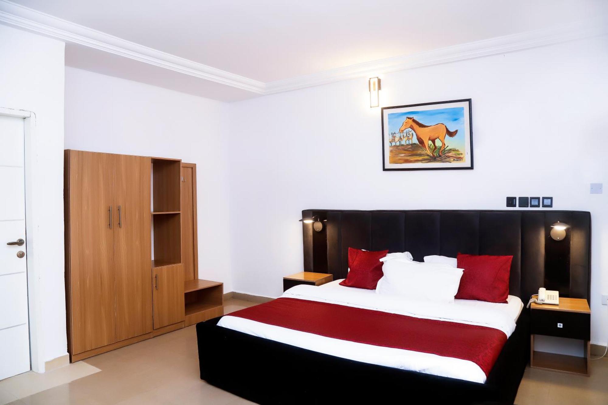 Western Dreams Hotel Абуджа Экстерьер фото