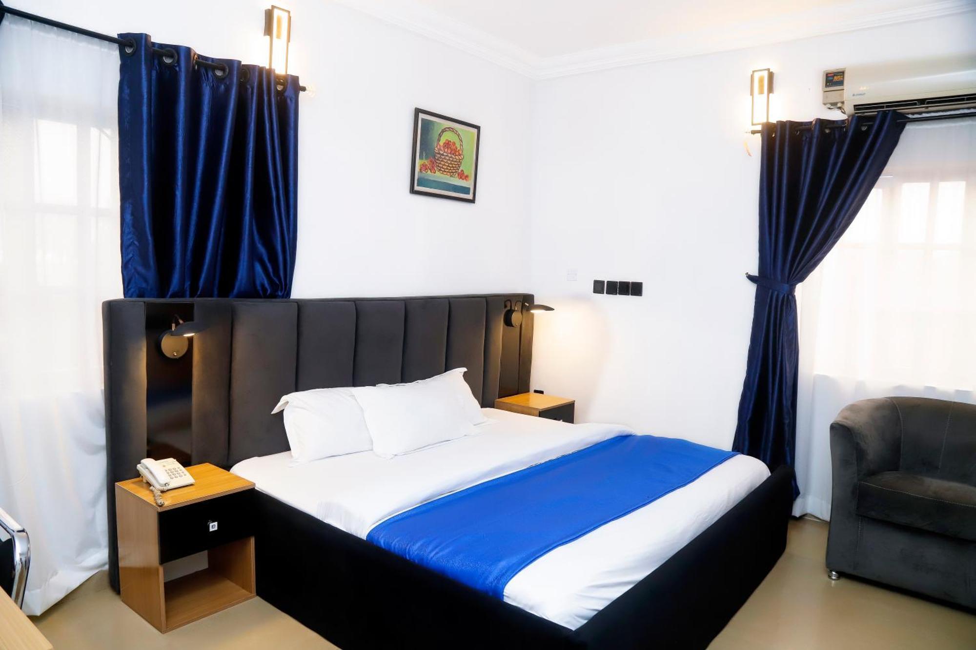 Western Dreams Hotel Абуджа Экстерьер фото