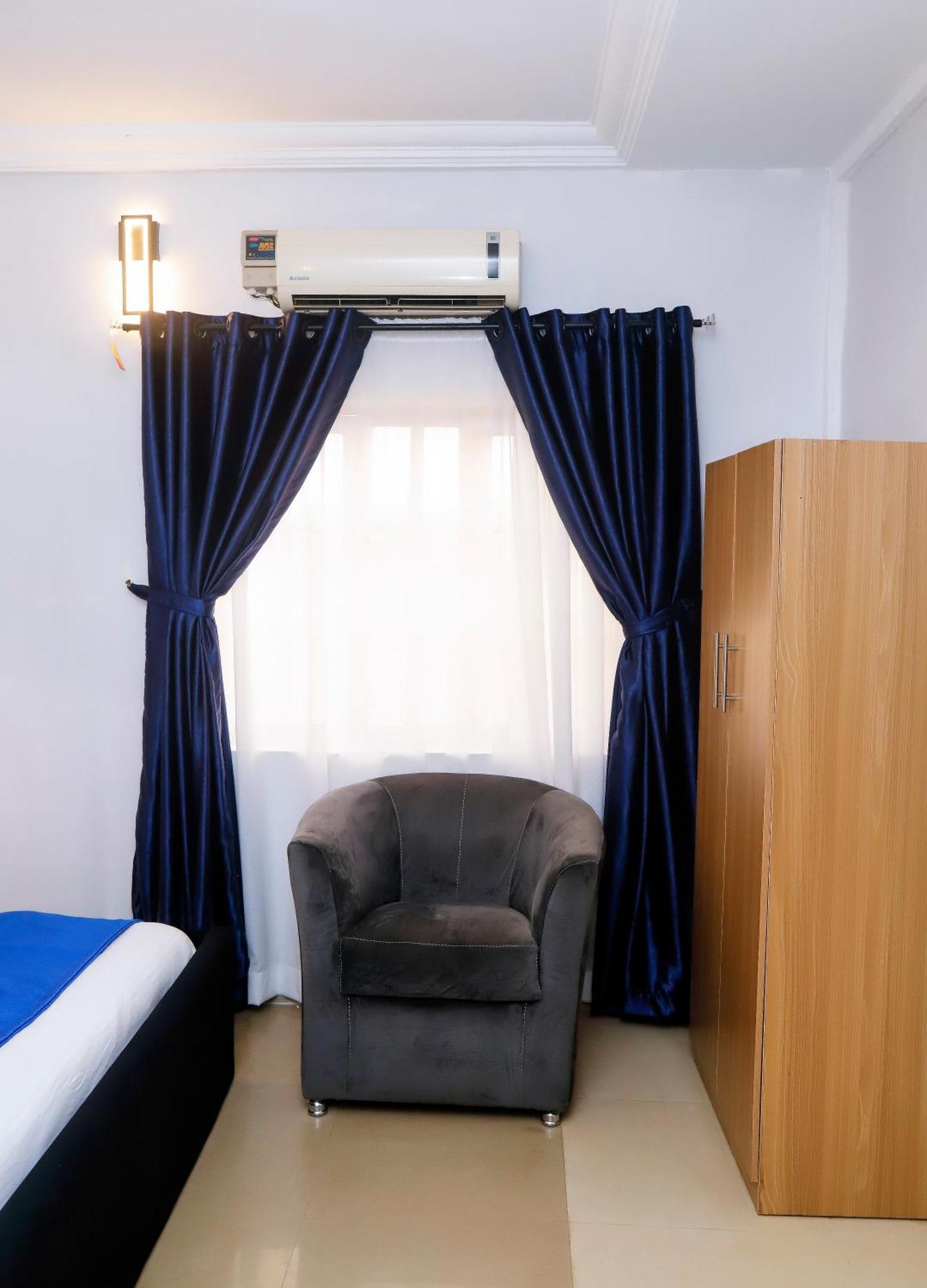 Western Dreams Hotel Абуджа Экстерьер фото