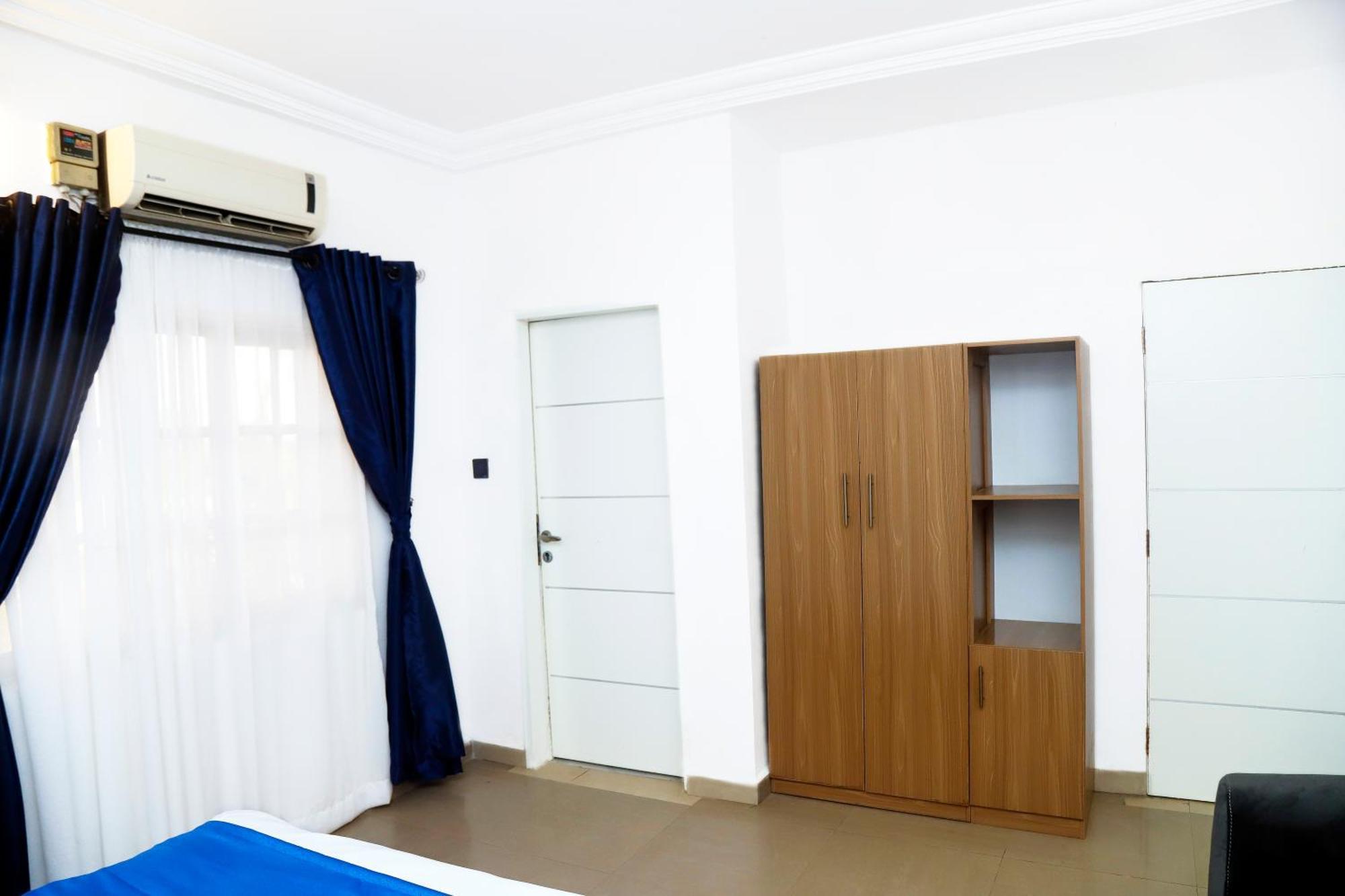 Western Dreams Hotel Абуджа Экстерьер фото