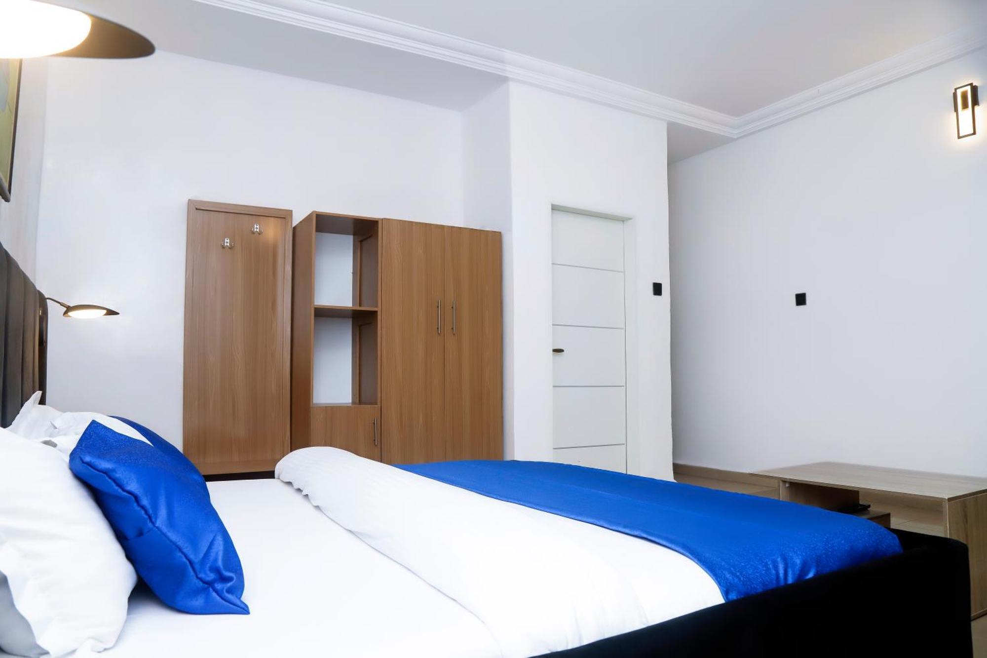 Western Dreams Hotel Абуджа Экстерьер фото