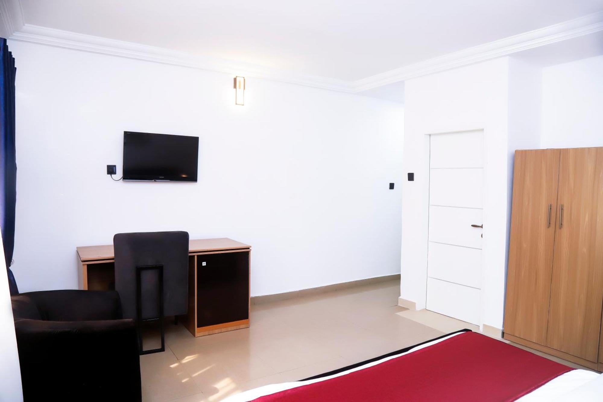 Western Dreams Hotel Абуджа Экстерьер фото