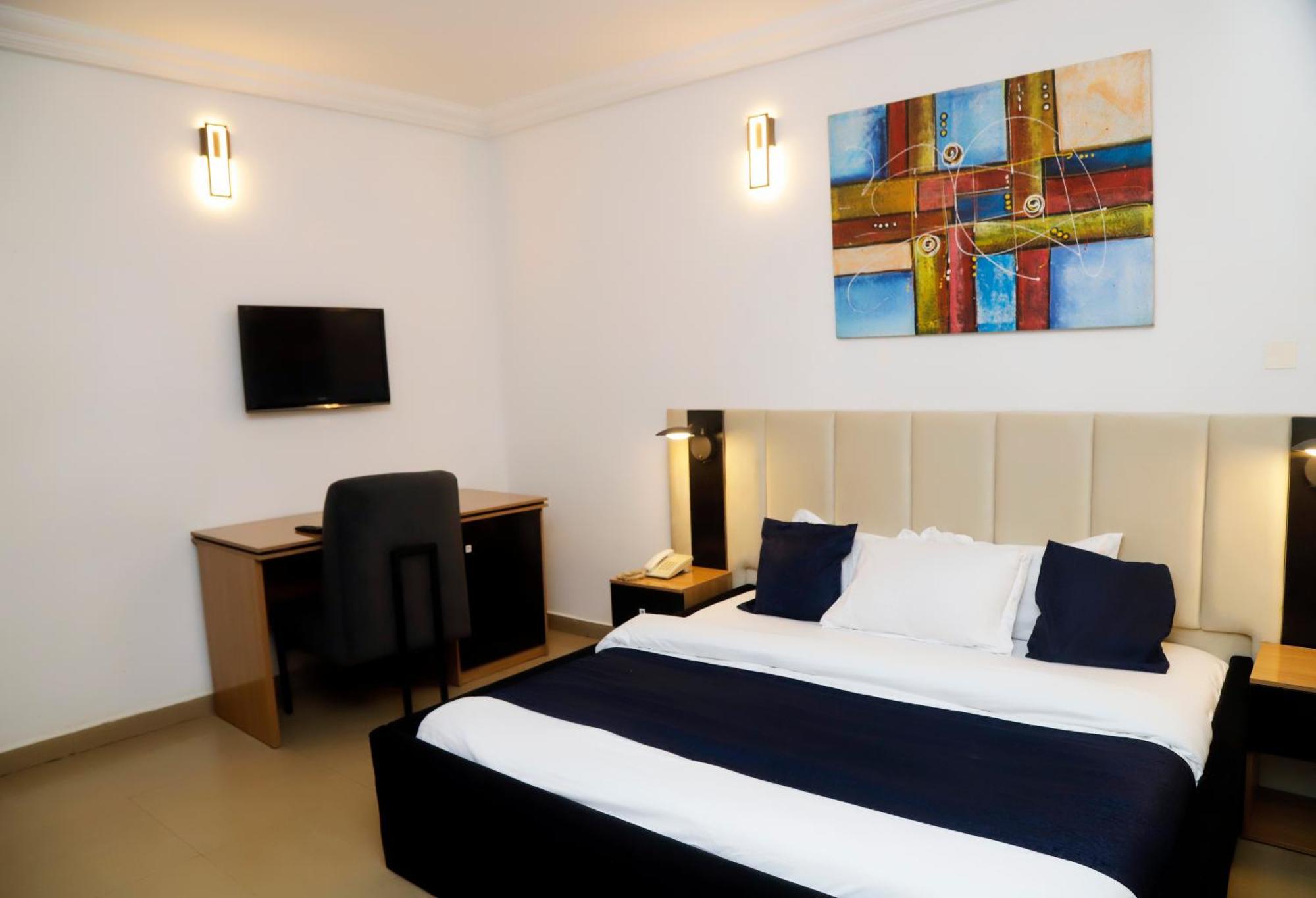 Western Dreams Hotel Абуджа Экстерьер фото