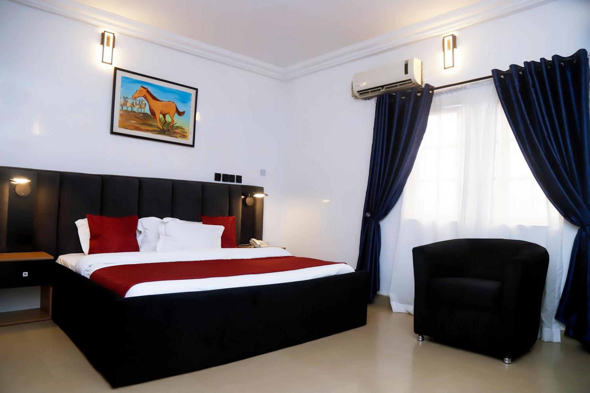 Western Dreams Hotel Абуджа Экстерьер фото