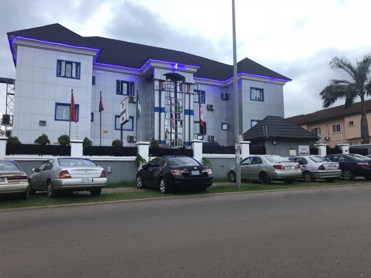 Western Dreams Hotel Абуджа Экстерьер фото