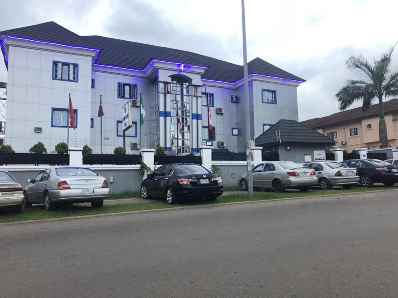 Western Dreams Hotel Абуджа Экстерьер фото